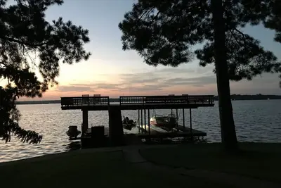 Image de Incroyable chalet sur le lac Cedar Creek
