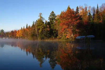 Image de Log Cabin sur 28 chaîne de lac. - Toute l'année.