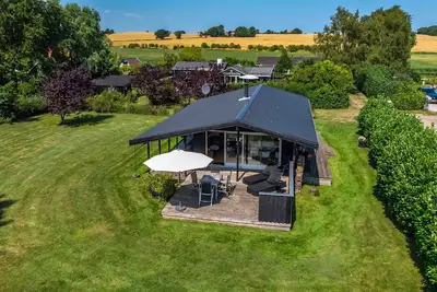 Image de Maison de vacances récemment rénovée pour 6 personnes sur Råbylille Strand