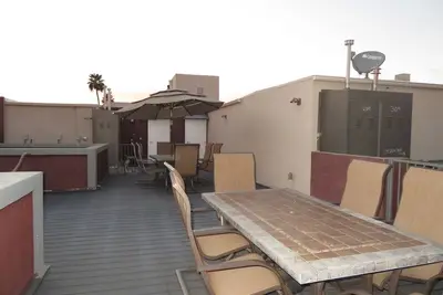 Image de 2 Bed 2 Bath in Studio City