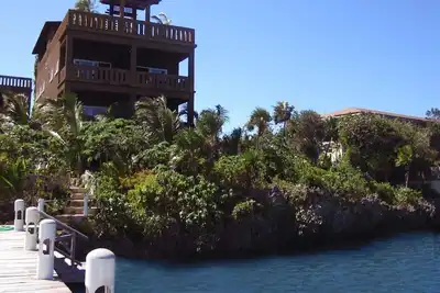 Image de Waterfront Luxury 3 Bedroom w / Pool and Dock