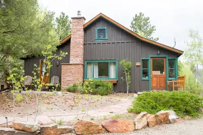 Image de Superbe chalet sur la rivière Big Thompson à Estes Park, dans le Colorado