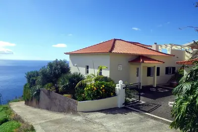 'Casa do Gabriel' spacieuse villa madérienne avec jardin privé et vue sur l'océan