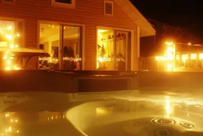 Image de Island View Hideaway-Peaceful, Sur l'eau, Panoramique, Oiseaux, Nature, Jacuzzi, Sauna!