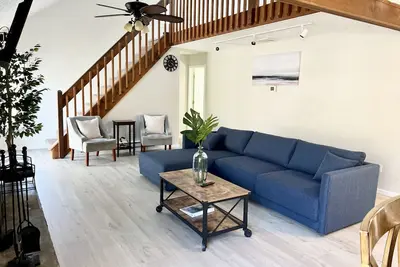 Image de ★★★★★ Perfect For All-3 Niveaux avec Sauna, Fire-Pit, 7 téléviseurs, linge de maison sans frais