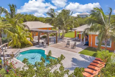 Image de Luxury Waterfront Home Surplombant Moriah Cay avec tout ce dont vous avez besoin pour explorer Exuma