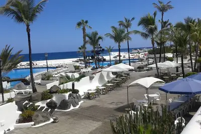 Appartement central à Puerto Cruz à 50m de la plage et des lacs martianez Ed. Bahamas wifi