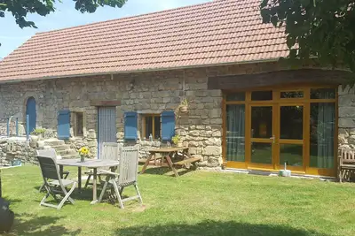 Maison de vacances familiale et romantique Gentilhomme près de Cluny, Taizé et Macon!