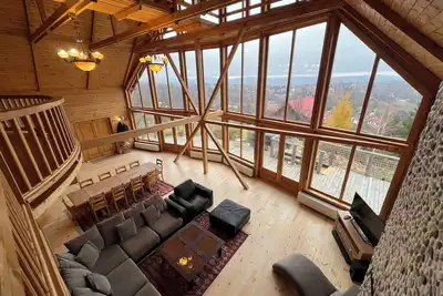 Image de Spectaculaire chalet de ski à Bran, près du château de Dracula, Carpathian Log Home 2!