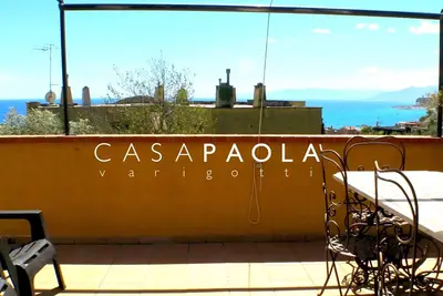 Image de Apt vue mer avec jardin et parking privé.