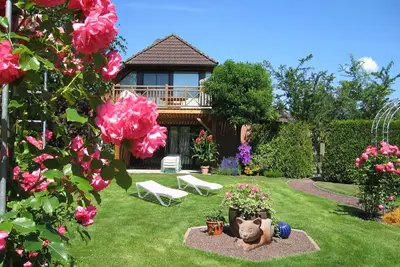 Image de Ferienhaus Wieke \"une oasis de détente\" au milieu de la Frise orientale - Wiesmoor