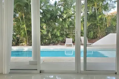 Image de VillaTracey! Sosua moderne 4br avec vue sur l'océan, à pied de la ville et de la plage, piscine, femme de ménage # 15