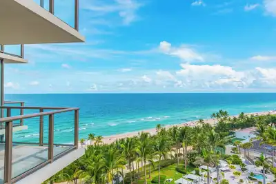 Image de 4 millions de dollars 2br St Regis Oceanfront Residence ★★★★★ Commodités de l'hôtel incluses