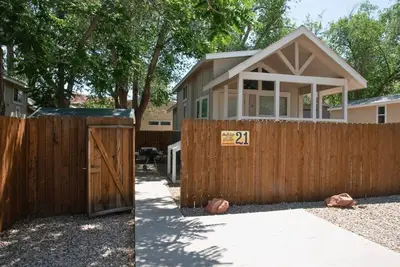Image de Superbe parc minuscule Model Homes! ! !