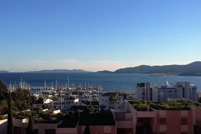 Image de Le Lavandou Les Mandarniers Studio avec Piscine proche plage et centre ville