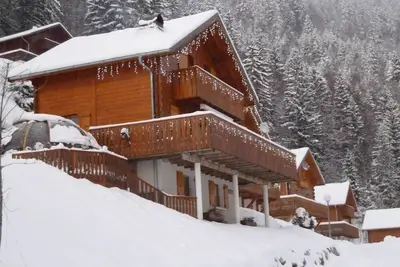 Image de Chalet 'Les Marmottons' 4**** avec Spa extérieur  Internet Wifi