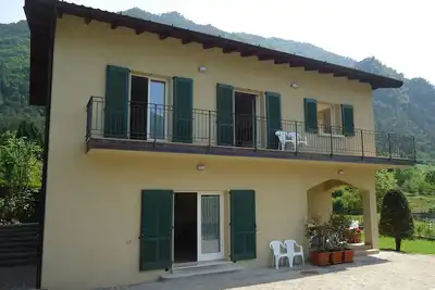 Image de Pour les vacances avec de grandes familles, des amis ou des grands-parents, à seulement 500m du lac