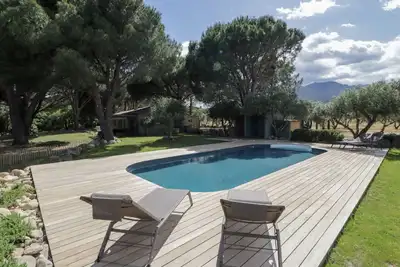 Image de Villa en pierre climatisée avec piscine chauffée +place de parking centre vill