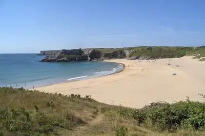 Image de Luxueux chalet unique niché dans l'idyllique côte nationale du Pembrokeshire