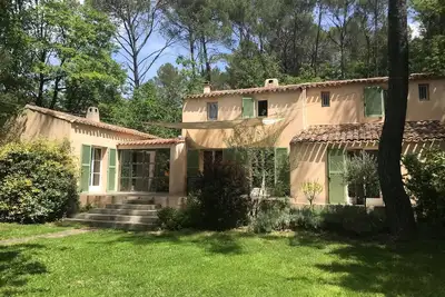 Image de Aix-en-Provence, Maison de Charme, 200 m2, Piscine à débordement et Grand Jardin