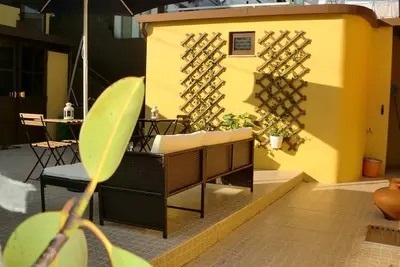 Image de The Yellow House 3 :)
