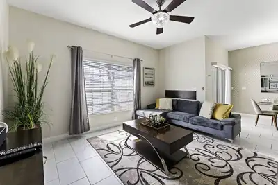 Image de Stunning Townhome 4br at Storey Lake Sl3113