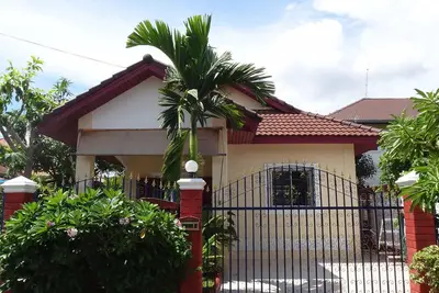 Image de Maison de vacances indépendante dans le jardin