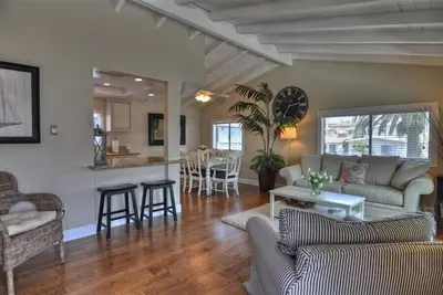 Image de Cute & Clean - Près de Cdm Beach / Village, A / C & Garage