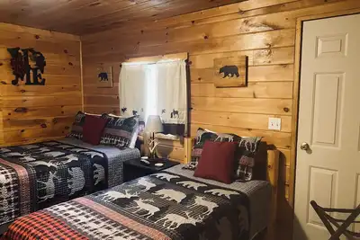 Image de Black Bear Inn - Bear Den 5 personnes! Wifi / Dish Pêche!