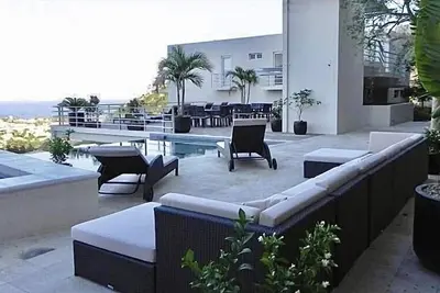 Image de Luxueux et exclusif - Superbe vue sur l'océan - Nouvellement développé!