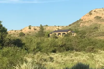 Image de Le LonePine dans YellowHouse Canyon