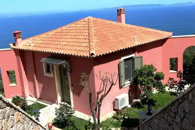 Image de Dio Gites Villa Maleas 2 B / R Avec Jardin Et Piscine