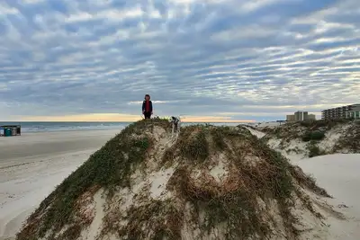 Image de L'escapade idéale à la plage pour des vacances en famille idéales.