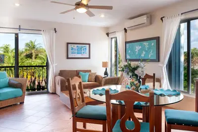 Image de Grand appartement moderne au 3ème étage, brise fraîche, grande terrasse donnant sur la piscine