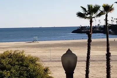 Image de Magnifique condo avec vue sur l'océan, à quelques pas de la plage 4rm et des divertissements!