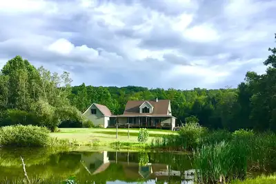 Image de Private Modern Estate sur 50 acres minutes de Elk Mountain Ski Resort Capacité d'accueil 22