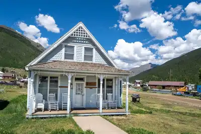 Image de Sur l'Ohv Route-Downtown Silverton Historic Moutain Home - White Wolf Haus