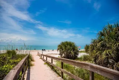 Image de Charme de la vieille Floride, à 5 min à pied de la plage!