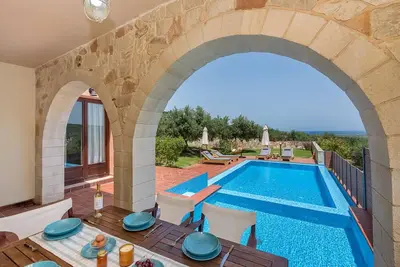 Image de Une villa idéalement située avec piscine chauffée, pour explorer la Crète