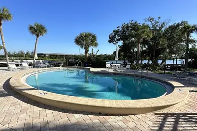 Image de Bayside 2 Br 1. 5ba Condo avec accès privé à Gulf Beach et piscine.