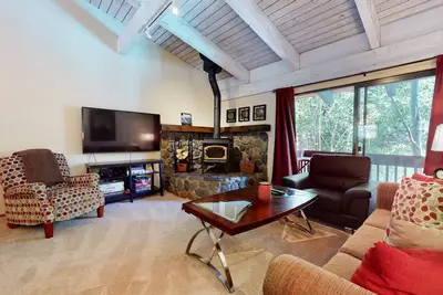 Image de Condo confortable, près de Vtt, près du village