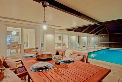 Image de Situé à Sunset Cove, Fort Myers, à distance de marche du boulevard McGregor