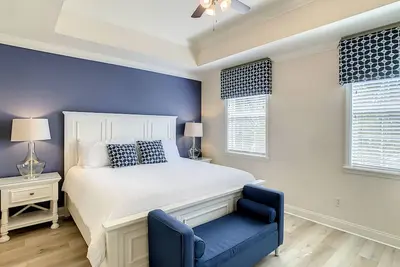 Image de Réunion condo \"The Terraces\" - Salon de style - Nouveau mobilier design.