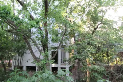 Image de 1st Flr Apt in Native Woods, à côté de Bayou Trails, Washington St / Heights Area
