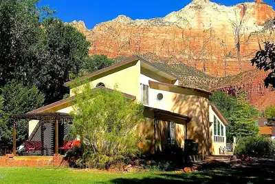 Image de 6 Br Villa Downtown à Springdale au sud-ouest du parc national de Zion 14 personnes, parking gratuit