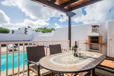 Image de Villa Cara: Belle villa moderne avec piscine chauffée fermée et climatisation.