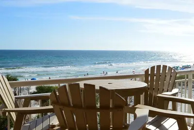 Image de Condo rénové sur la plage Condo🐠🐠🐠New 55 \"Tv incurvée ⚓ 2br / 2ba 🌞 🌞Stay In Style🌞