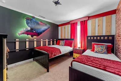 Image de Themed bedrooms 5 Br at Storey Lake Sl3152