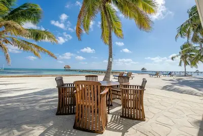 Image de Sunset Beach 🐚A4🐚- Beachfront, piscine / vue sur l'océan, kayaks, vélos et plus encore! 🏖