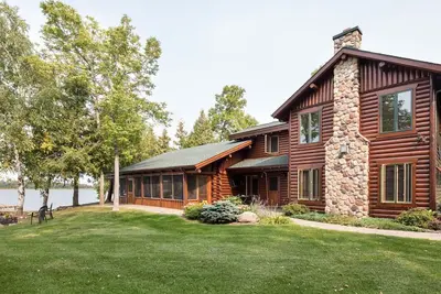 Image de Belle Lakehome Northwoods sur les rives du lac Leech près de Walker